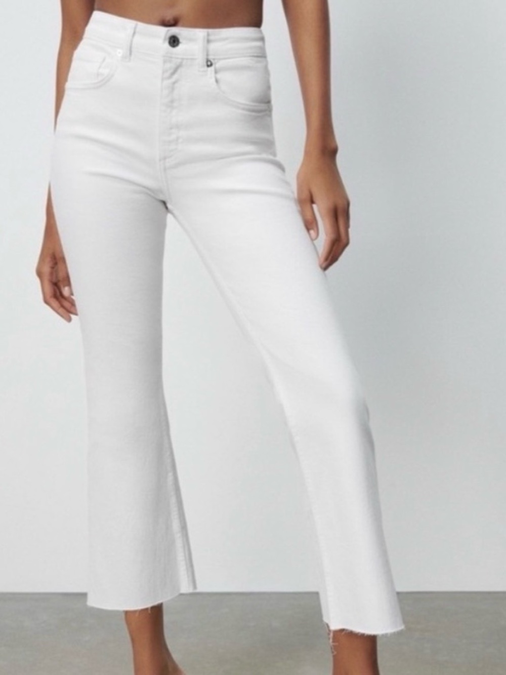 Zara White Ankle Jeans (size 6)